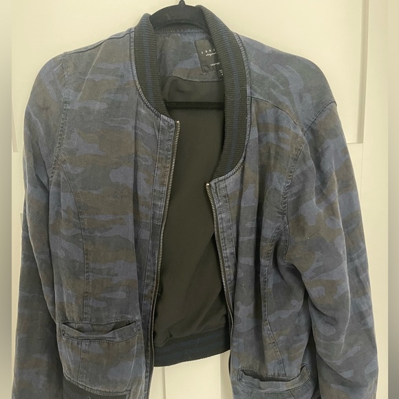Sanctuary Jackets & Blazers - Sanctuary Los Angeles camo bomber